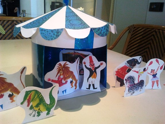 Workshop bij Gouden Boekjes expositie, Circus maken