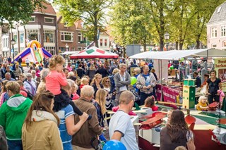 Grote drukte bij museum stand