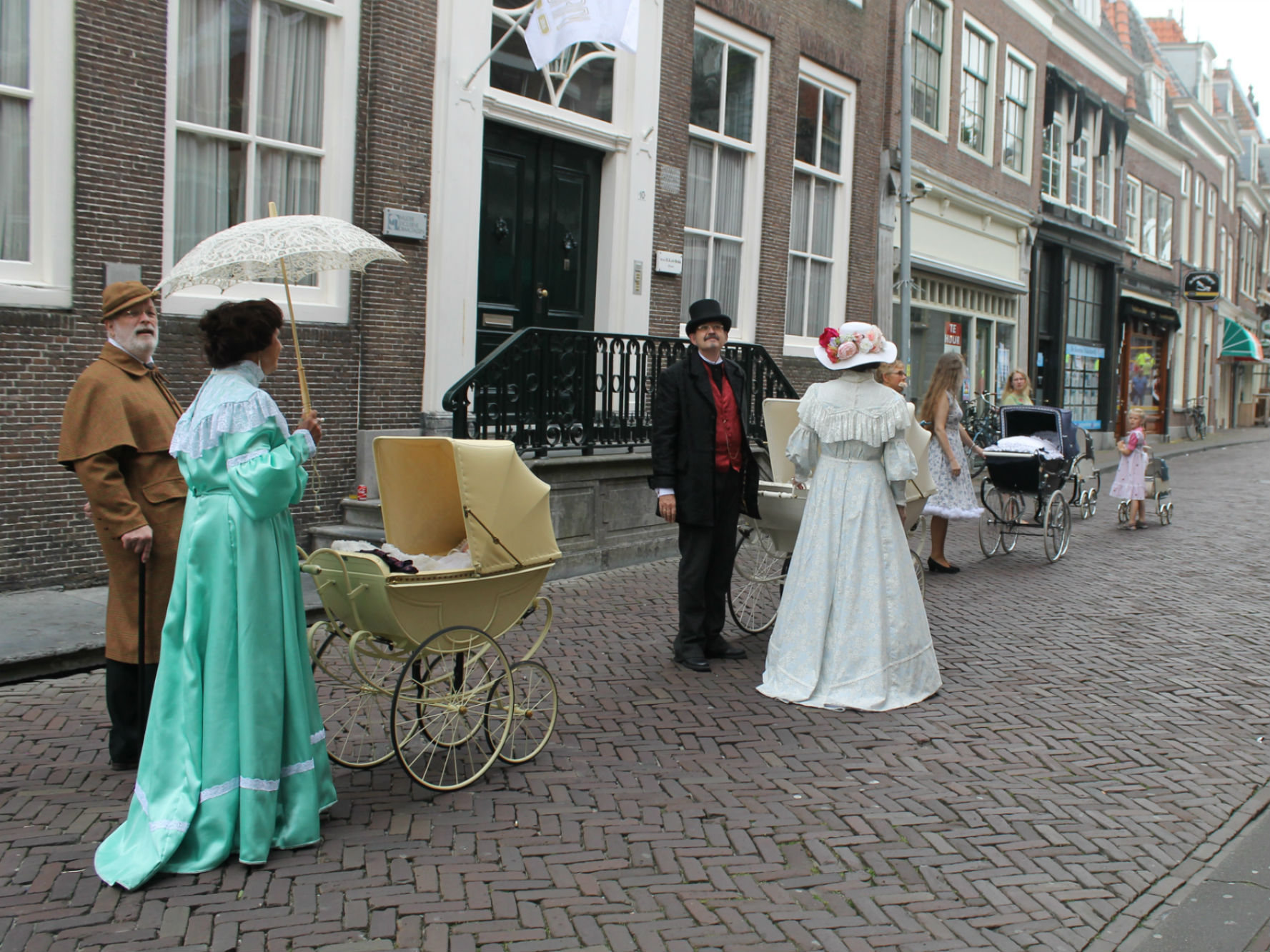 Kinderwagenoptocht weer groot succes