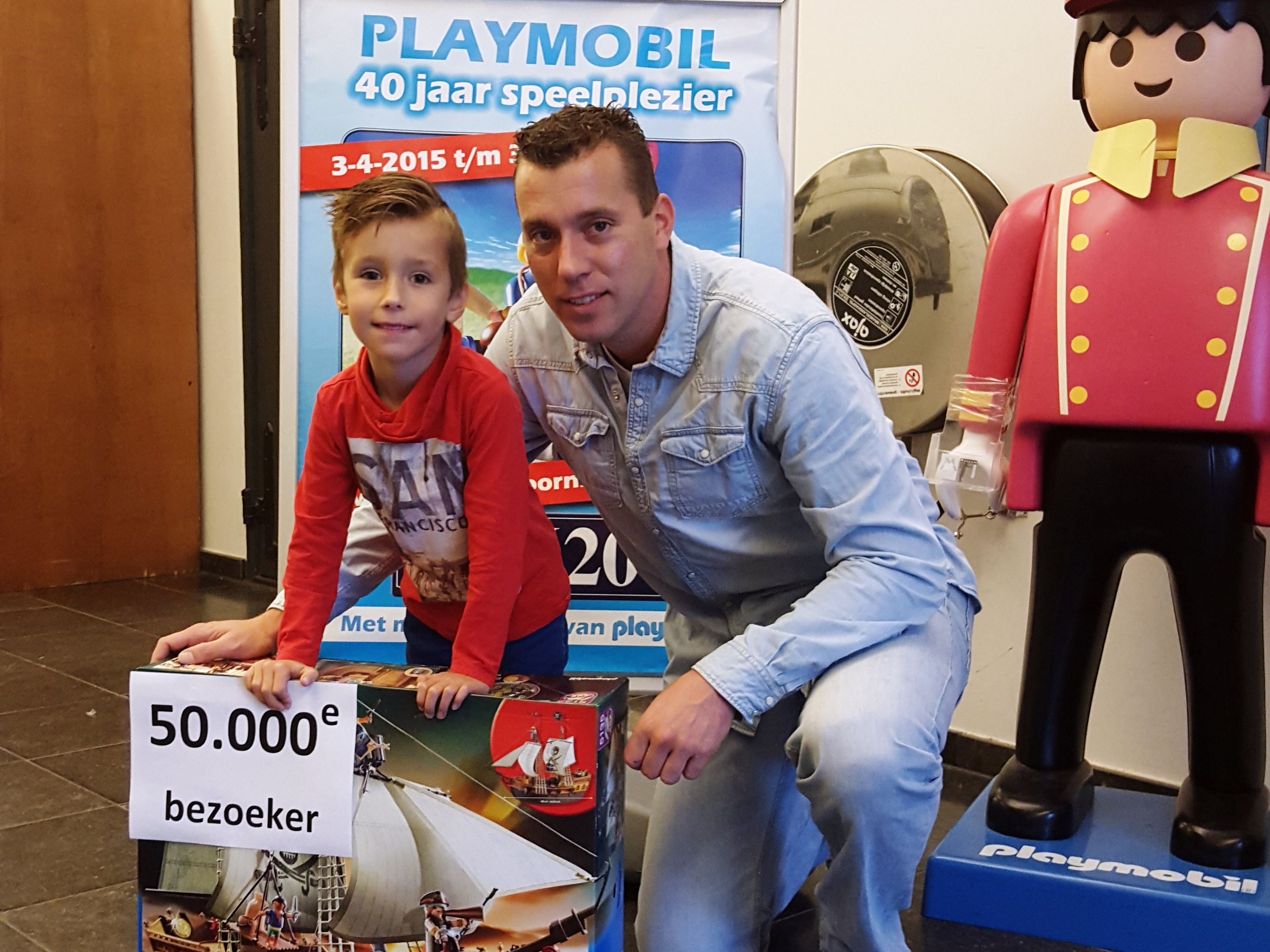4-jarige Playmobil-fan is 50.000e bezoeker Hoorns museum