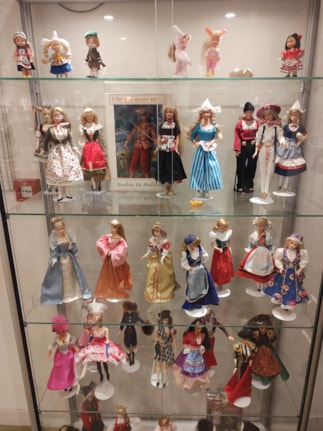 500 Barbies in Hoorn 6